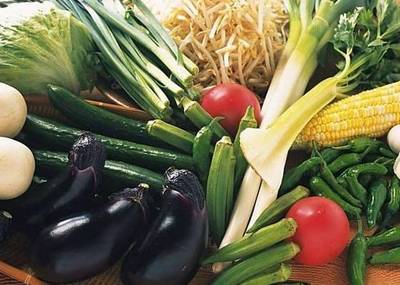 老太將硬幣扔進(jìn)飛機(jī)發(fā)動(dòng)機(jī)致航班延誤，食品安全也需警惕